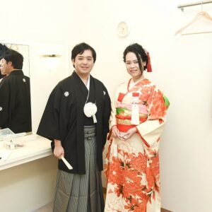 白色のリメイク振袖を着た花嫁